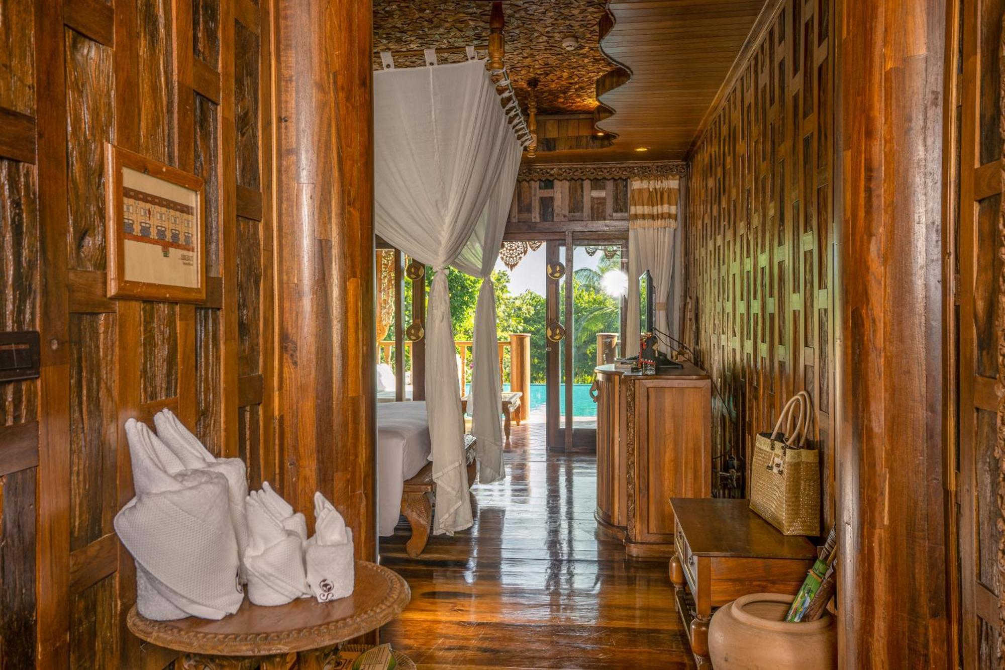 Santhiya Koh Phangan Resort And Spa Exteriér fotografie Interior of a villa at the resort