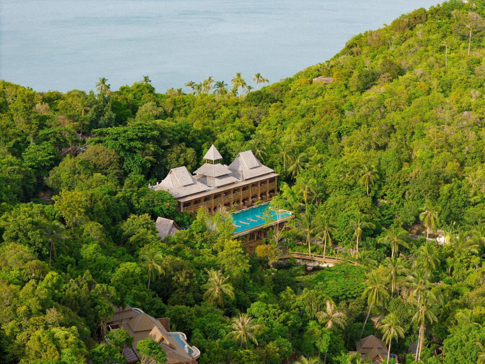 Santhiya Koh Phangan Resort And Spa Exteriér fotografie Aerial view of the resort