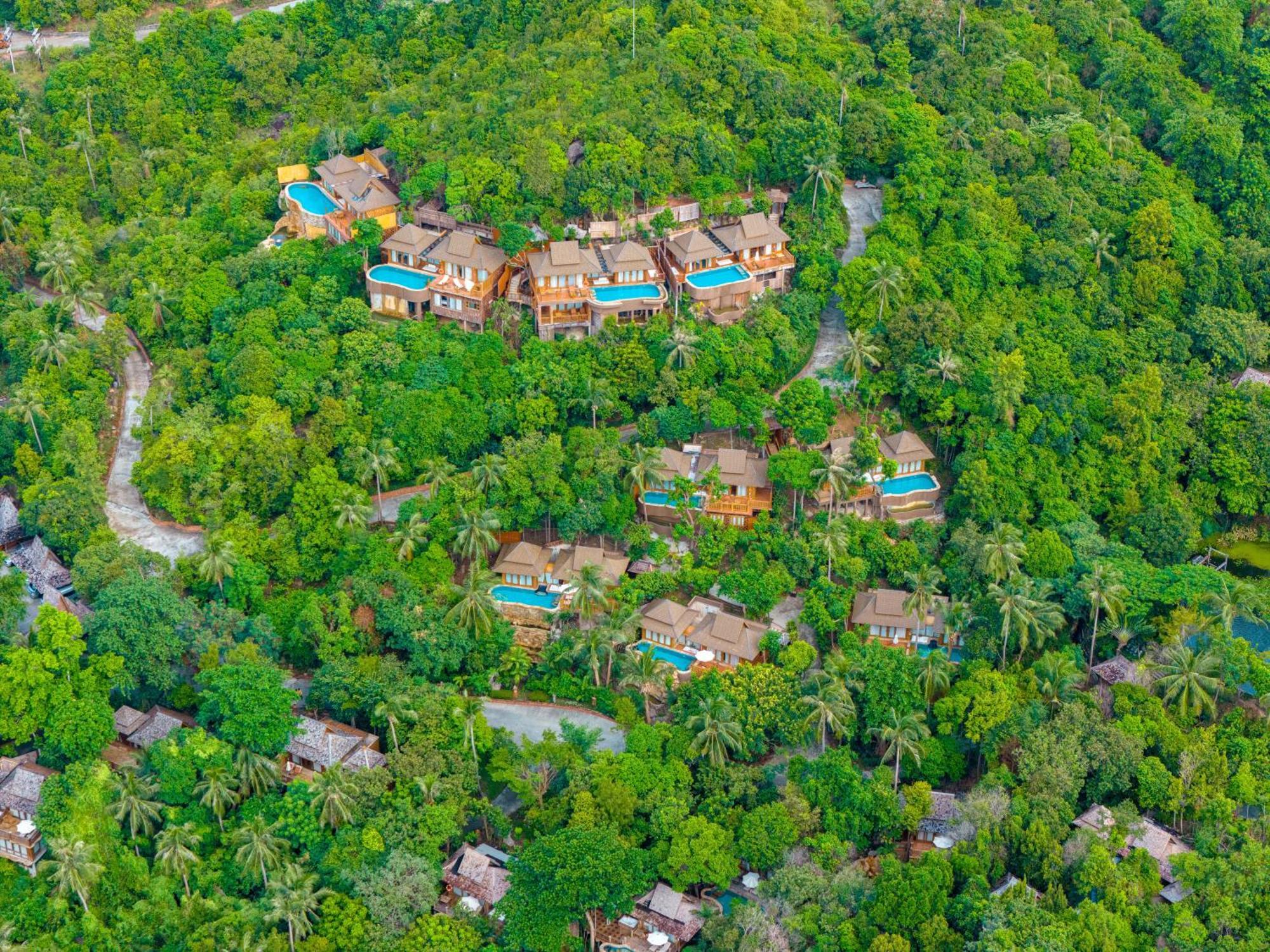 Santhiya Koh Phangan Resort And Spa Exteriér fotografie Aerial view of the resort
