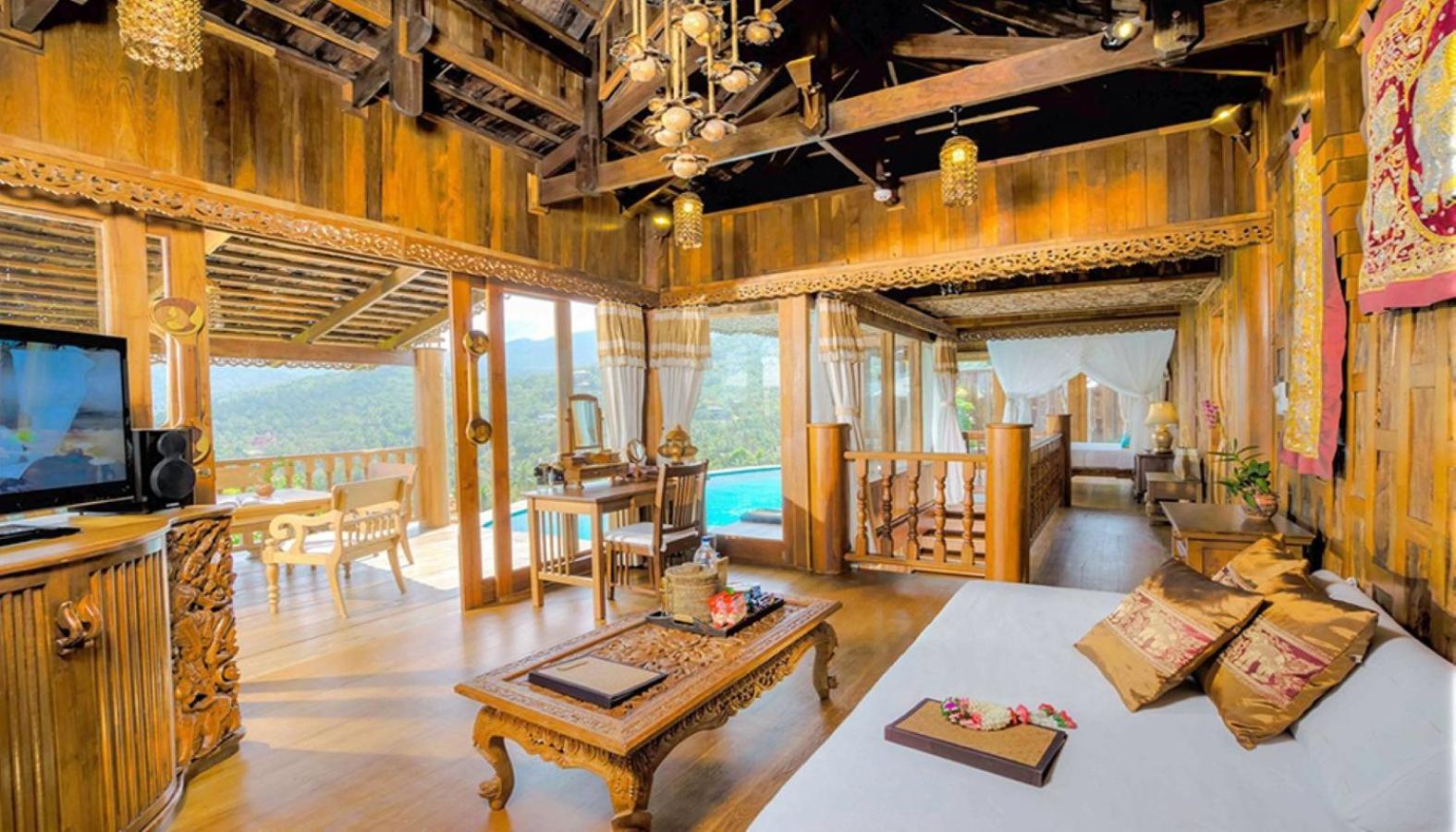 Santhiya Koh Phangan Resort And Spa Exteriér fotografie Interior of a traditional Thai house