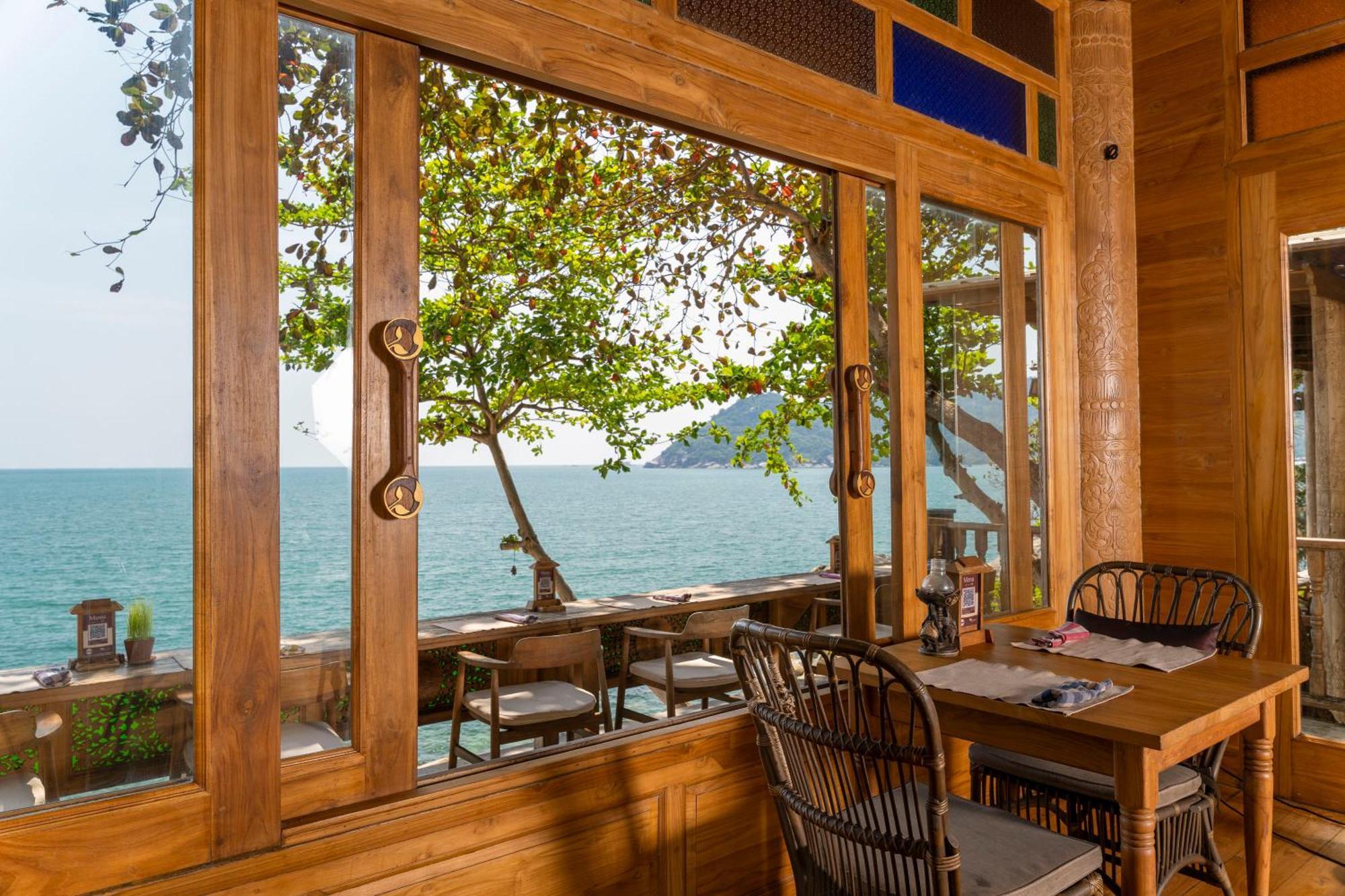 Santhiya Koh Phangan Resort And Spa Exteriér fotografie Interior of the restaurant