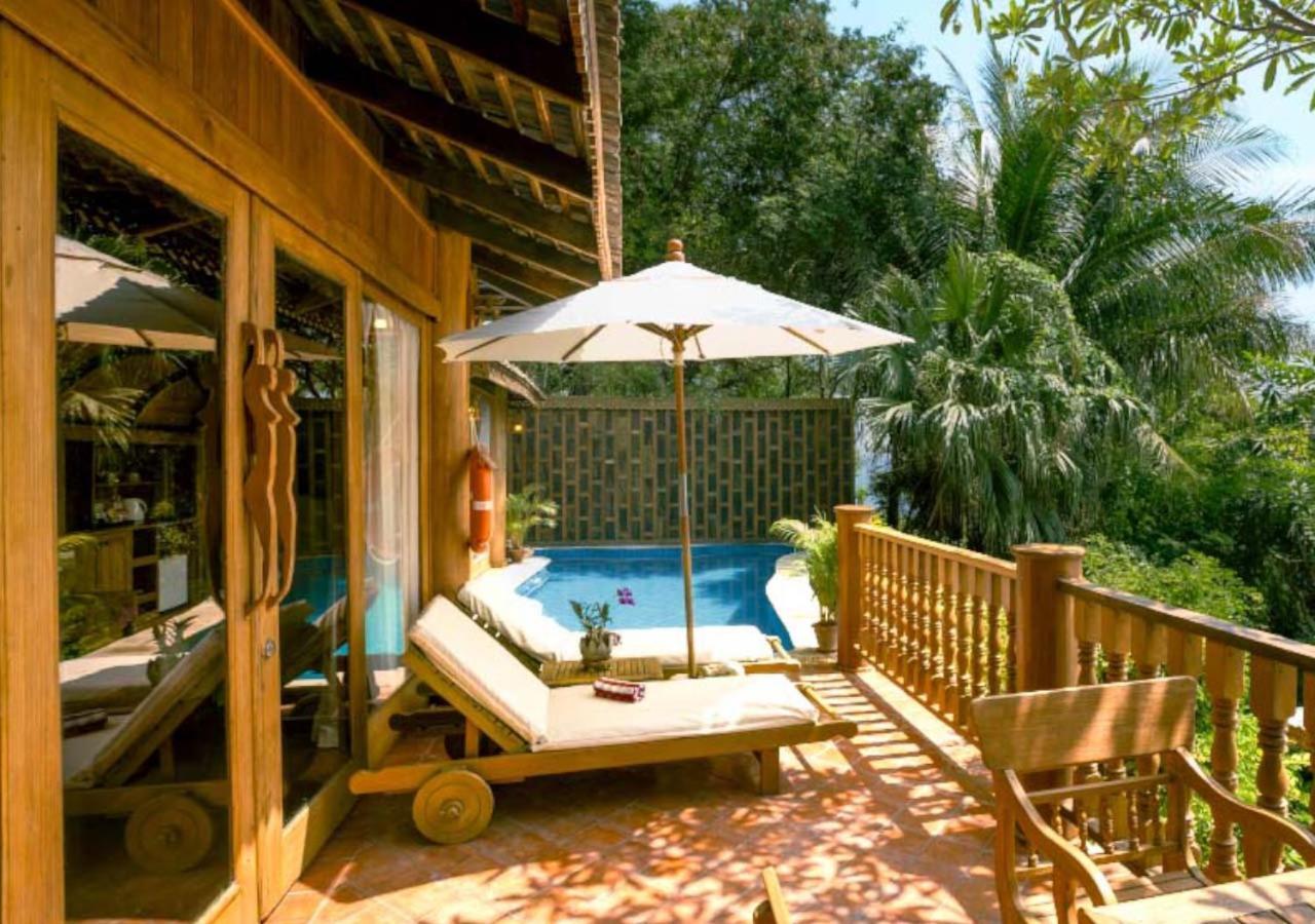 Santhiya Koh Phangan Resort And Spa Exteriér fotografie A pool villa at the resort